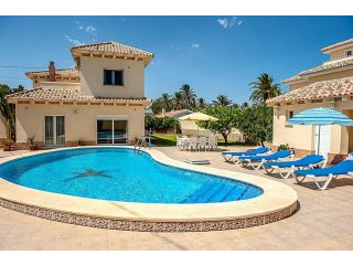 4 Bedrooms - Villa - Alicante - For Sale