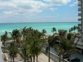 2 bedroom Flat For Sale: 6799 COLLINS..