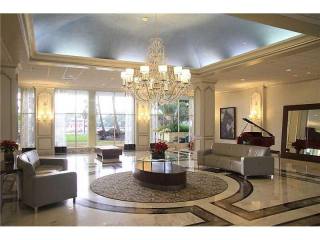 2 bedroom Flat For Sale: 5600 COLLINS..