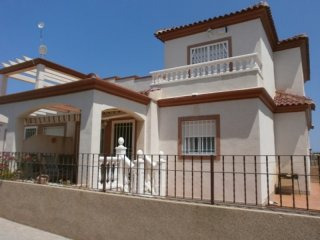 3 Bedrooms - House - Alicante - For Sale