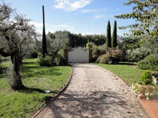 Country/farmhouse - For Sale - East of..