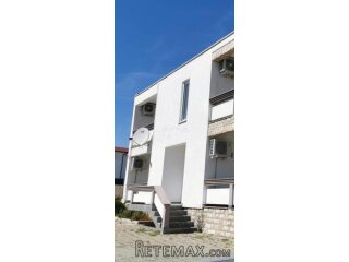 Kuća na Viru s bazenom i apartmanima - sveukupno 698m2