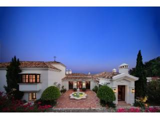 Villa for sale in Marbella Club Golf..