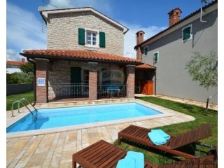 Mediteranska kuća s bazenom 122m2,3km od Poreča