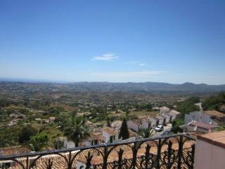 Town House - Great opportunity to buy a..