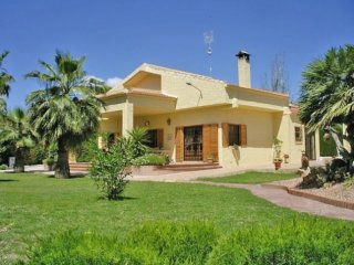 Albatera - Spacious Detached Villa For..