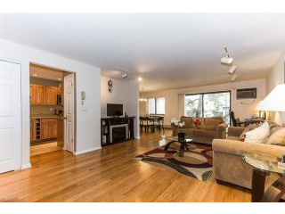 2 bedroom House For Sale: 555 Central..
