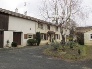 Detached 5 Bedroom Stone House