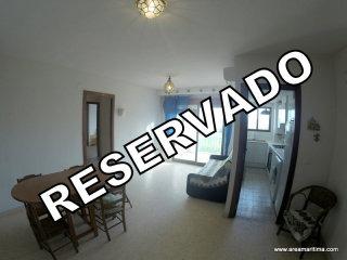 Flat with sea views for sale with 2..