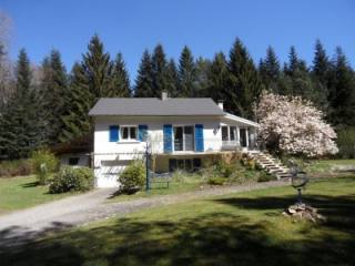 GORGEOUS CHARACTER HOME IN IDYLLIC..