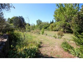 V09833 SOLD Building plot in pretty..
