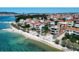 VODICE/SRIMA- PREDIVNI STAN DRUGI RED OD MORA