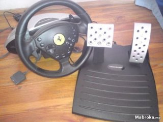 Volant THRUSTMASTER FERRARI