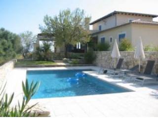 Finca with panoramic views to the Bay..
