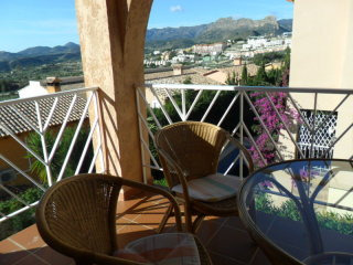 4 Bedrooms Villa For Sale