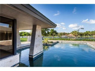 5 bedroom House For Sale: 395..