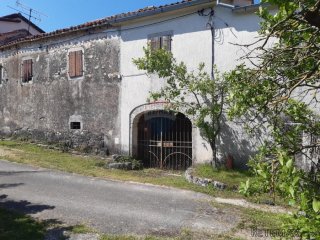 Istra, Sveti Petar u Šumi kamena kuća sa dvorištem
