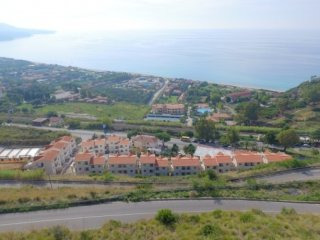 2 Bedrooms - Detached - Italy - For Sale