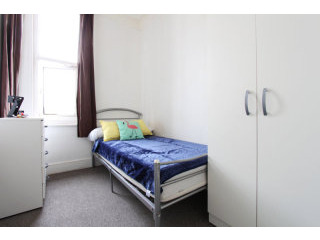 Single with single bed near Kilburn..