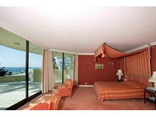 Front Line Beach Palace One Minute From..