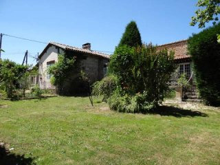 Renovated Stone Farmhouse With 2-3 Beds..