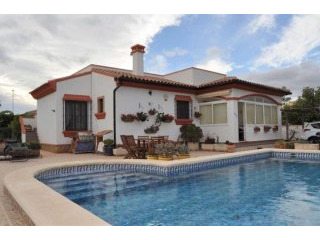 3 bed villa on popular urbanisation..
