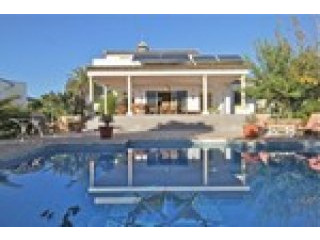 4 Bedrooms - Villa - Malaga - For Sale