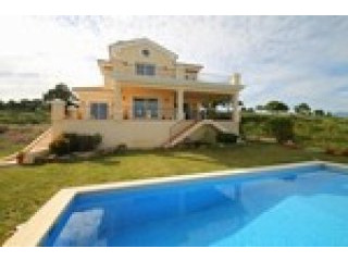 4 Bedrooms - Villa - Malaga - For Sale