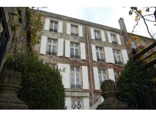 6 bedroom Town House For Sale: 16000..