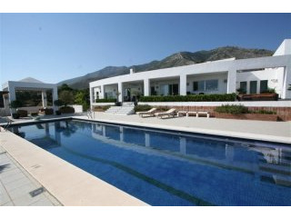 Minimalistic style villa in Mijas