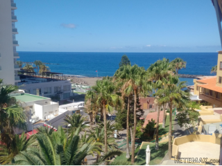 Apartamento en Pueblo Canario en Las Américas. Se compone..
