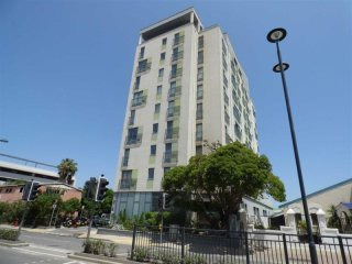 3 bed apartment in Filomena House
