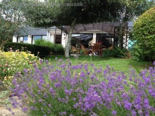 Beautiful 5 bed. family home, pool..