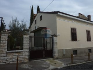 Pula, kuća u neposrednoj blizini centra grada