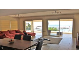 Beautiful apartment on the beach front