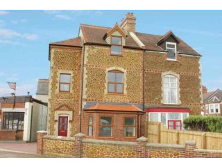 5 bedroom, Semi-detached House house..