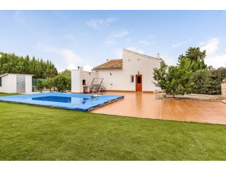 Lovely refurbished 3 Bedroom Villa