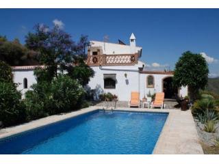 A 3 Bedroom Country House with Private..