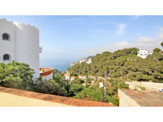 Large traditional 7 Bedroom villa with..