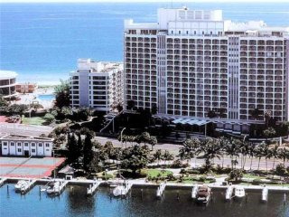 2 bedroom Flat For Sale: 5401 Collins..