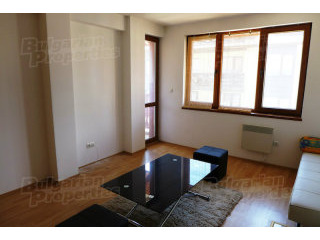 Comfortable Home With Quiet Location..
