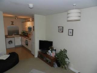 2 Bed Flat/Apartment To Let in..