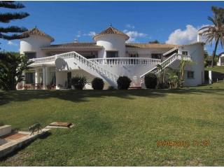 Villa for sale in Mijas Costa, Mijas..