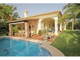 4 Bedrooms - Villa - Malaga - For Sale