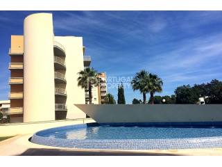 Two bedroom apartment walking distance..