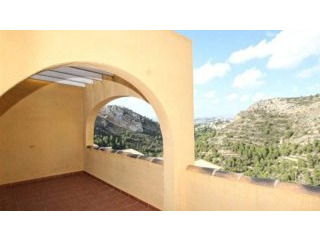 2 Bedroom 1 Bathroom 2 Bedroomed..