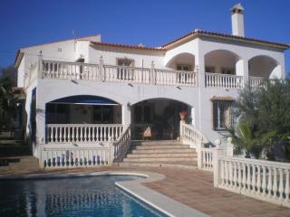 Investment Opportunity of 3 Villas