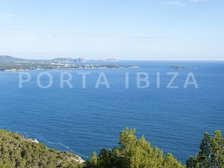 Exceptional property with breathtaking..