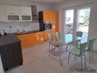 Sofisticirana kuća - novogradnja s tri kategorizirana apartm