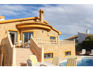 6 Bedrooms - Villa - Alicante - For Sale